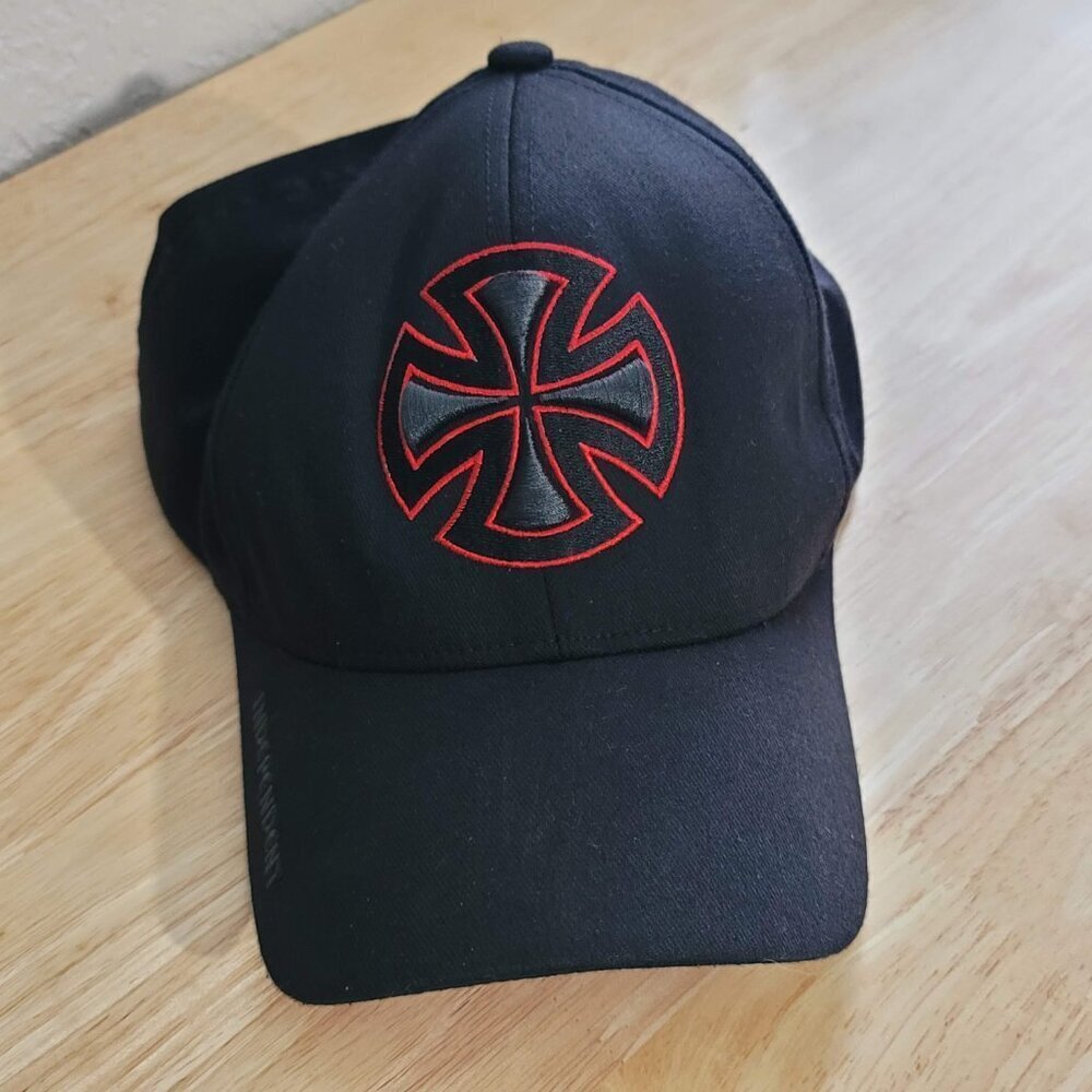 Vintage Independent Trucks Skateboards Black Red Cross Flexfit Fitted Hat Cap XS - Picture 5 of 6